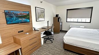 Estherville Hotel & Suites