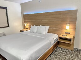 Estherville Hotel & Suites