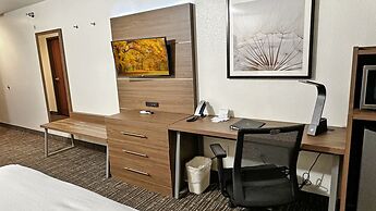 Estherville Hotel & Suites