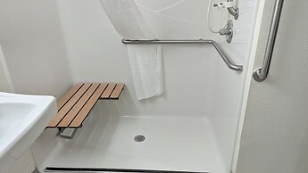 Estherville Hotel & Suites