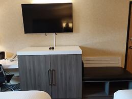 Lavissh Inn & Suites