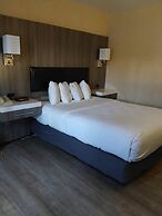 Lavissh Inn & Suites