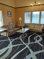 Lavissh Inn & Suites