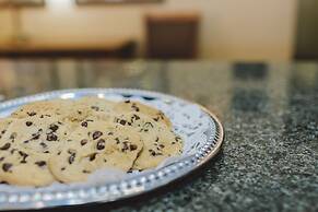 Lavissh Inn & Suites