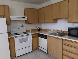 Lavissh Inn & Suites