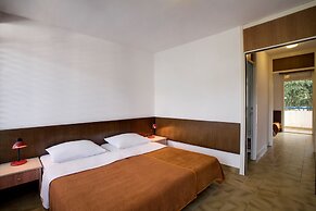 Lanterna Resort