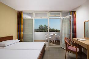 Lanterna Resort