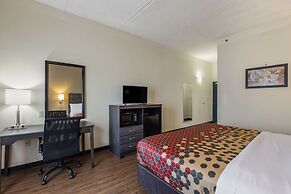 Econo Lodge Inn and Suites
