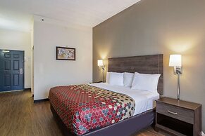 Econo Lodge Inn and Suites