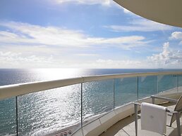 Acqualina Resort & Residences On The Beach