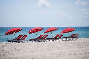 Acqualina Resort & Residences On The Beach
