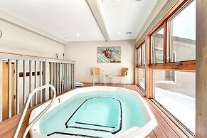 Gold Point Resort Breckenridge by Vacatia