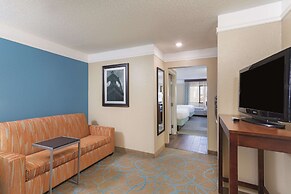 La Quinta Inn & Suites by Wyndham Elizabethtown