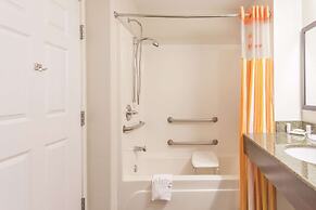 La Quinta Inn & Suites by Wyndham Elizabethtown