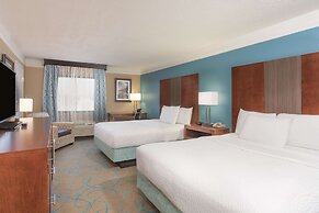 La Quinta Inn & Suites by Wyndham Elizabethtown