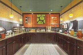 La Quinta Inn & Suites by Wyndham Elizabethtown