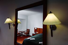 The Athens Mirabello