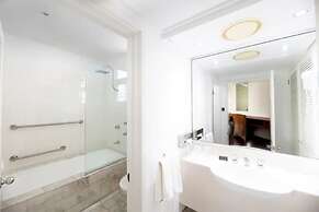 Ramada By Wyndham Cairns City Centre