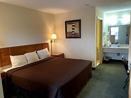 Travelers Inn & Suites