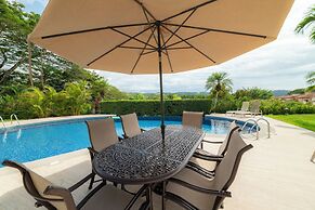 Stay In CR Los Sueños Condos