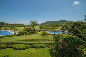 Stay In CR Los Sueños Condos