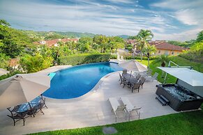Stay In CR Los Sueños Condos