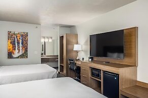 St. George Inn & Suites