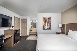 St. George Inn & Suites