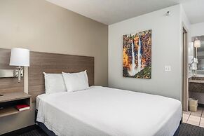 St. George Inn & Suites