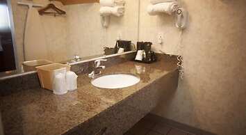 St. George Inn & Suites