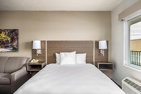 St. George Inn & Suites