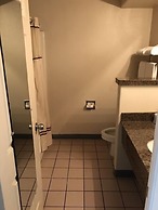 St. George Inn & Suites