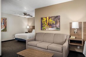 St. George Inn & Suites