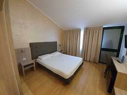 Green Hotel Motel