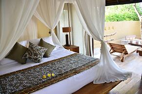 NusaBay Menjangan by WHM