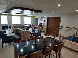 Holiday Inn Express & Suites Everett by IHG