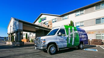 Holiday Inn Express & Suites Everett by IHG