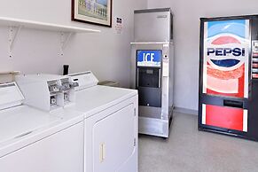 Majestic Inn And Suites