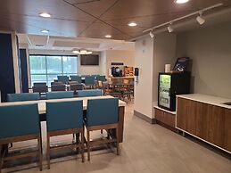 Holiday Inn Express & Suites Ft. Lauderdale N - Exec Airport by IHG