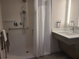 Holiday Inn Express & Suites Ft. Lauderdale N - Exec Airport by IHG