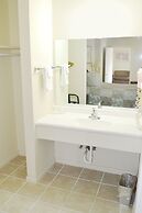 Main Street Lodge and Suites