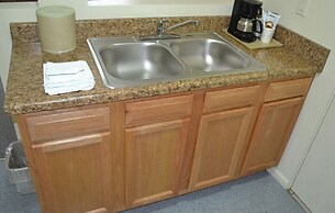 Main Street Lodge and Suites