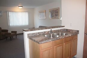 Main Street Lodge and Suites