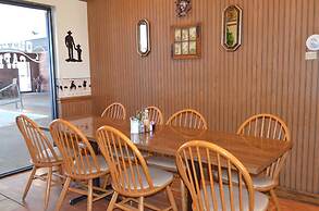 National 9 Inn Wellington