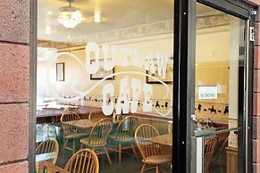 National 9 Inn Wellington