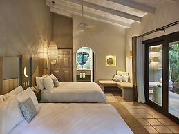 Cala Luna Boutique Hotel & Villas