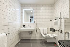 Holiday Inn Bristol Airport by IHG