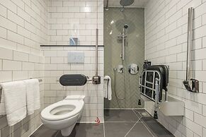 Holiday Inn Bristol Airport by IHG