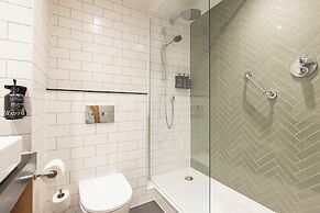 Holiday Inn Bristol Airport by IHG