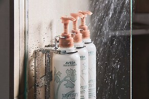 Pan Pacific Whistler Village Centre